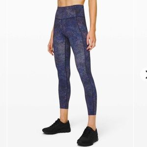Lululemon Fast and Free Tight II 25" *Nulux
Polar Lights Blue Multi
Size 2
